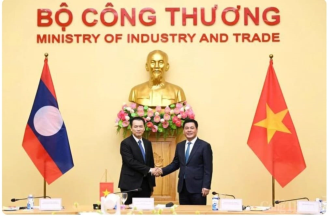 Vietnam, Laos to strengthen cooperation in trade, energy, border logistics 